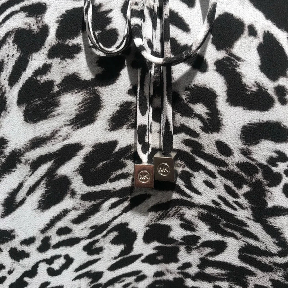 NWT MICHAEL Michael Kors Big Cat Cold Shoulder‎ Top - Picture 5 of 8